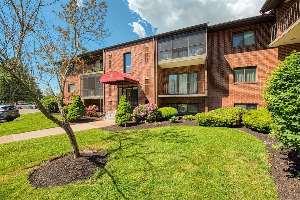 Condominium at 221 Oak St # 15, Brockton MA 02301, Brockton, photo 2 of 14
