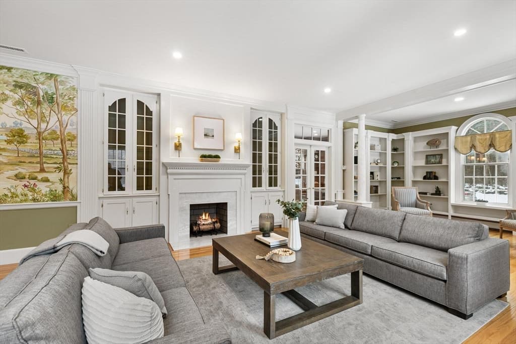 Single Family Residence at 40 Grandview Rd, Chelmsford MA 01824, photo 6 of 42