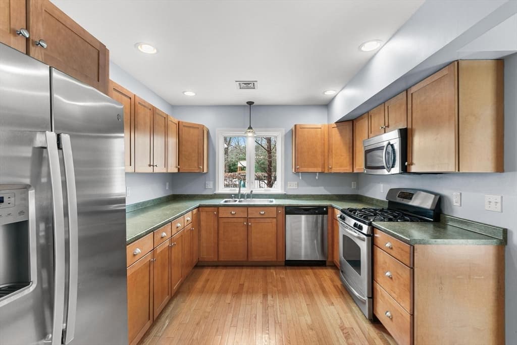 Single Family Residence at 40 Grandview Rd, Chelmsford MA 01824, photo 32 of 42