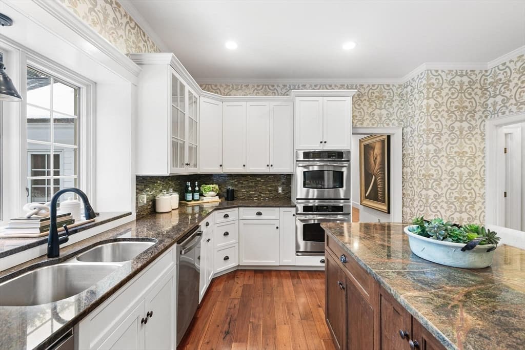 Single Family Residence at 40 Grandview Rd, Chelmsford MA 01824, photo 10 of 42