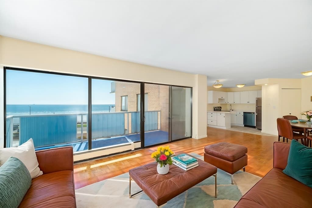 300 Lynn Shore Dr # 410, Lynn MA 01902