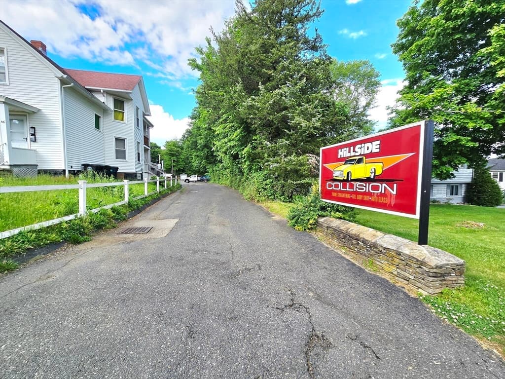 46-1/2 Old Sturbridge Rd, Southbridge MA 01550