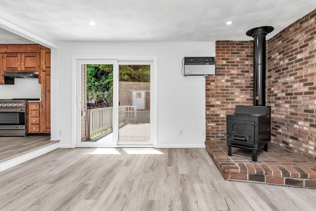 Single Family Residence at 4 Capitol Street, Methuen MA 01844, Methuen, photo 7 of 42