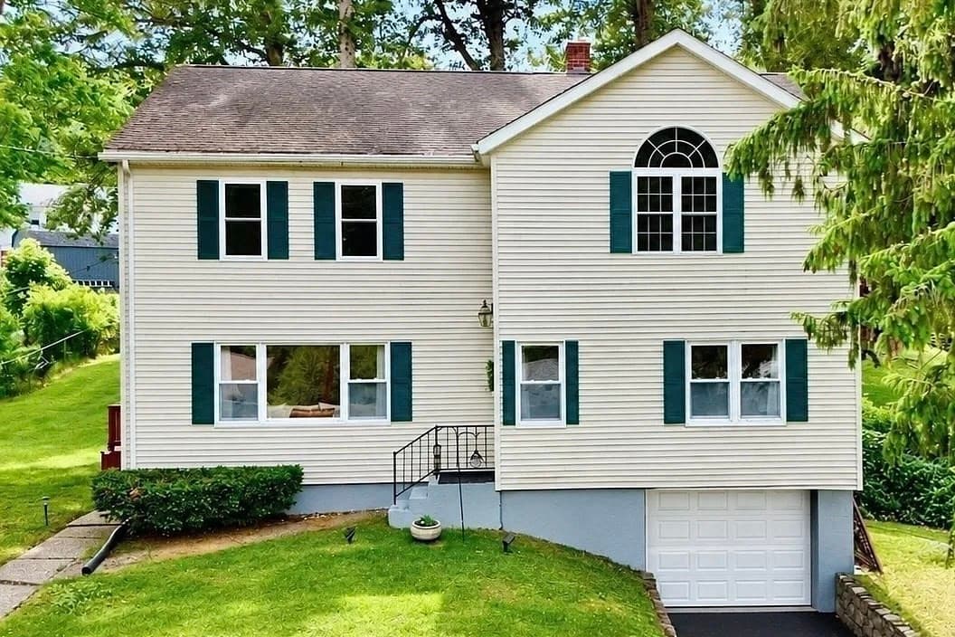 Single Family Residence at 81 Causeway Terrace, Leominster MA 01453, photo 2 of 42