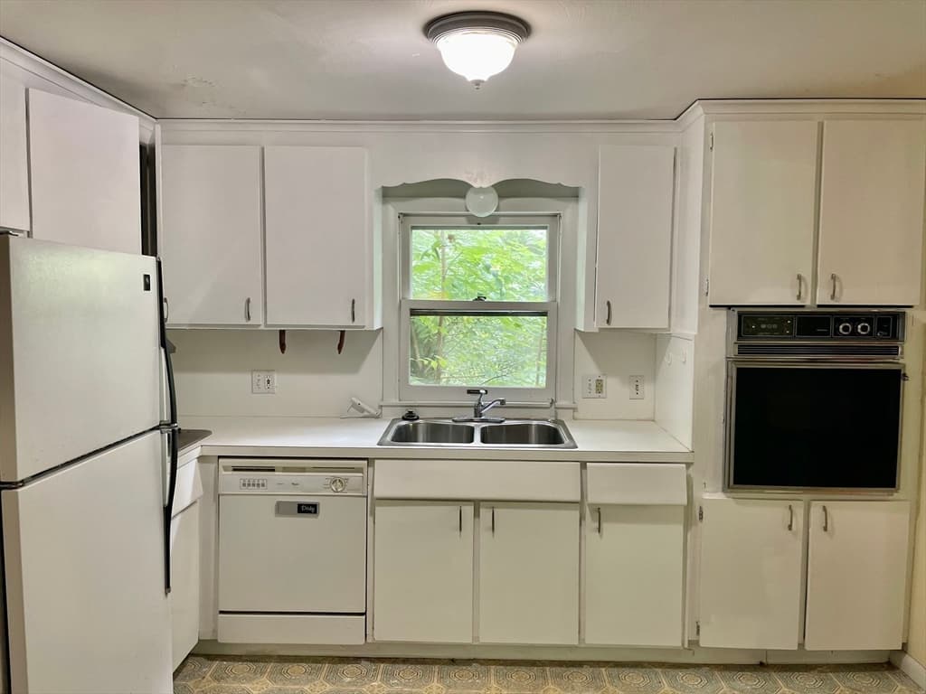 51 Jeffrey Ln, Amherst MA 01002 photo 12