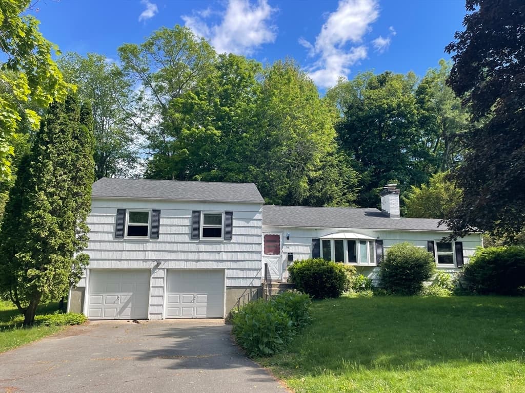 51 Jeffrey Ln, Amherst MA 01002