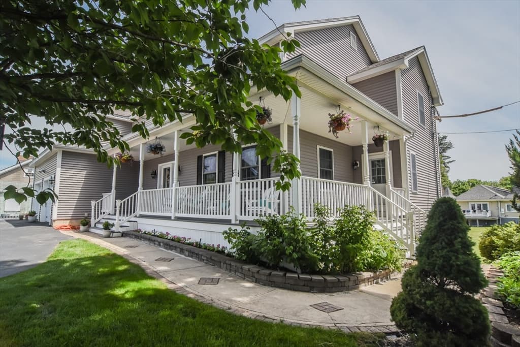 Single Family Residence at 261 Oak St, Methuen MA 01844, Methuen, photo 2 of 34