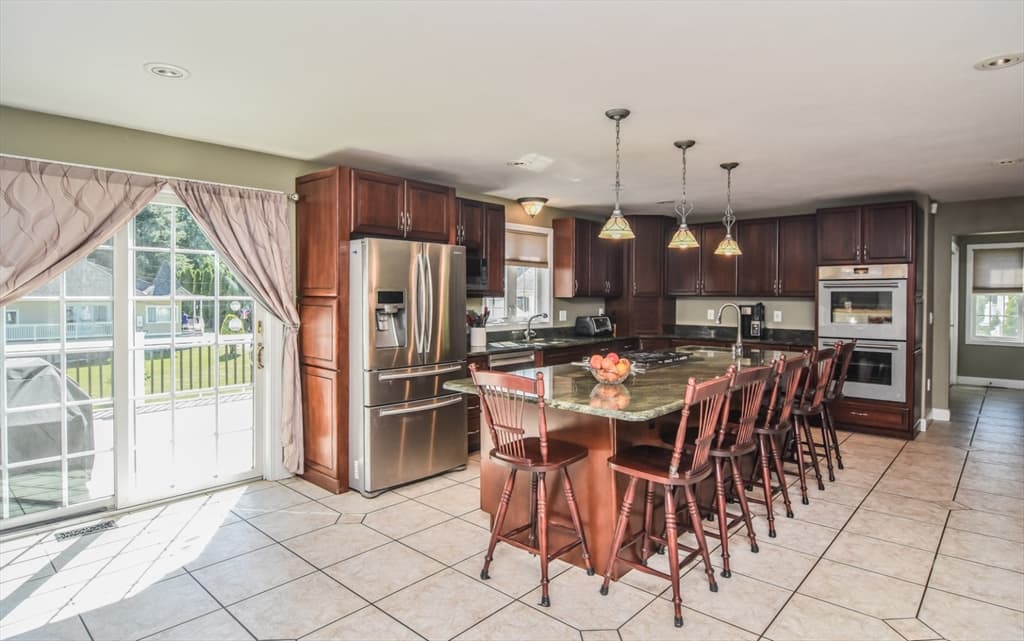 Single Family Residence at 261 Oak St, Methuen MA 01844, Methuen, photo 6 of 34