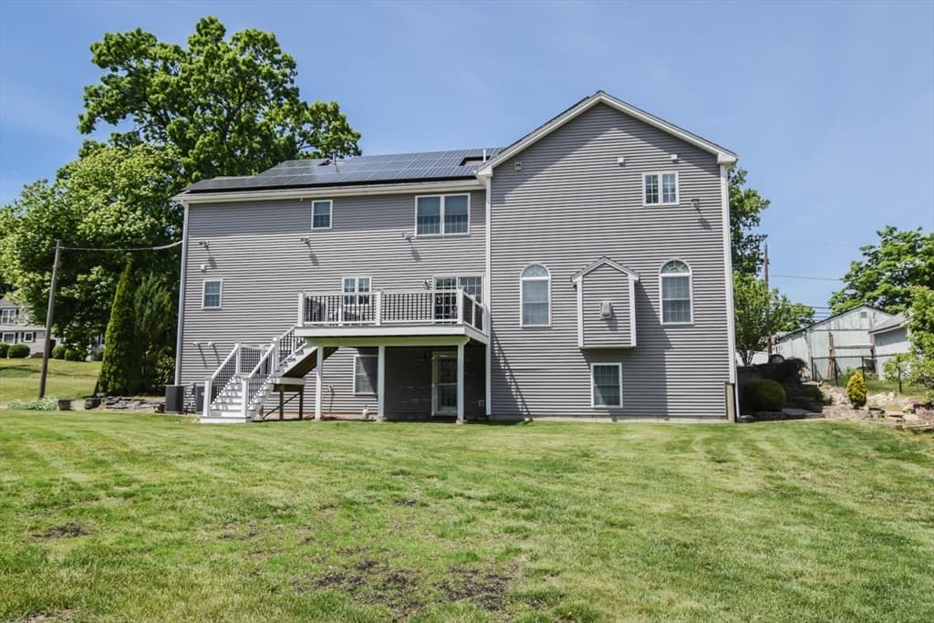 Single Family Residence at 261 Oak St, Methuen MA 01844, Methuen, photo 4 of 34