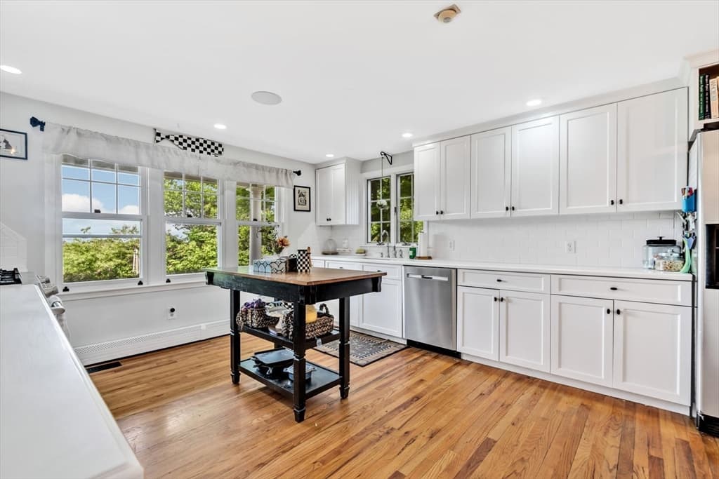 Single Family Residence at 7 Hill Wood Way, Sandwich MA 02537, Sandwich, photo 18 of 38