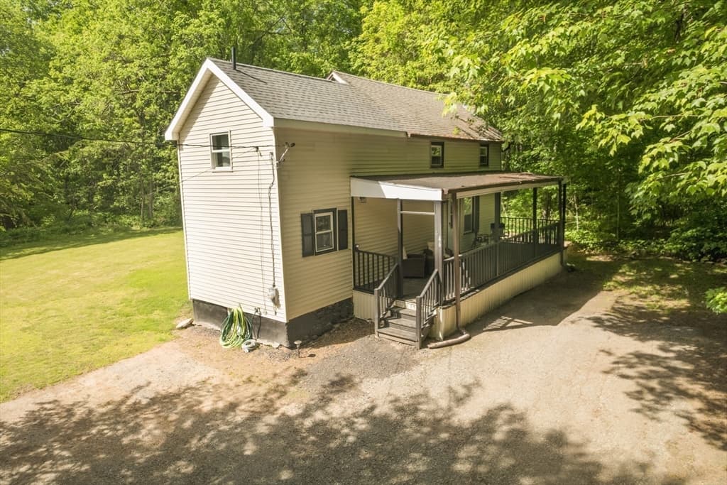 46 Chestnut St Pl, East Longmeadow MA 01028 photo 3