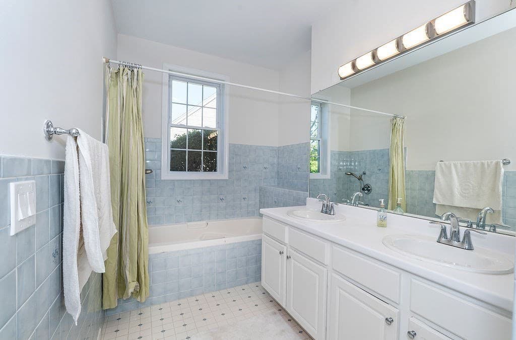 Single Family Residence at 14 Rosewood Drive, Haverhill MA 01832, photo 17 of 38