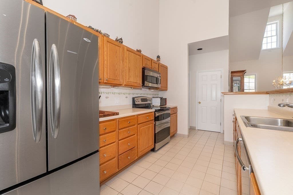 Single Family Residence at 14 Rosewood Drive, Haverhill MA 01832, photo 3 of 38