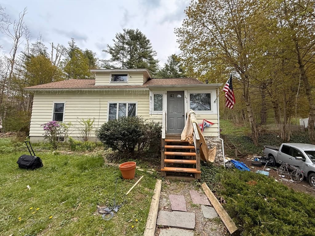 171 S Main St, Lanesborough MA 01237