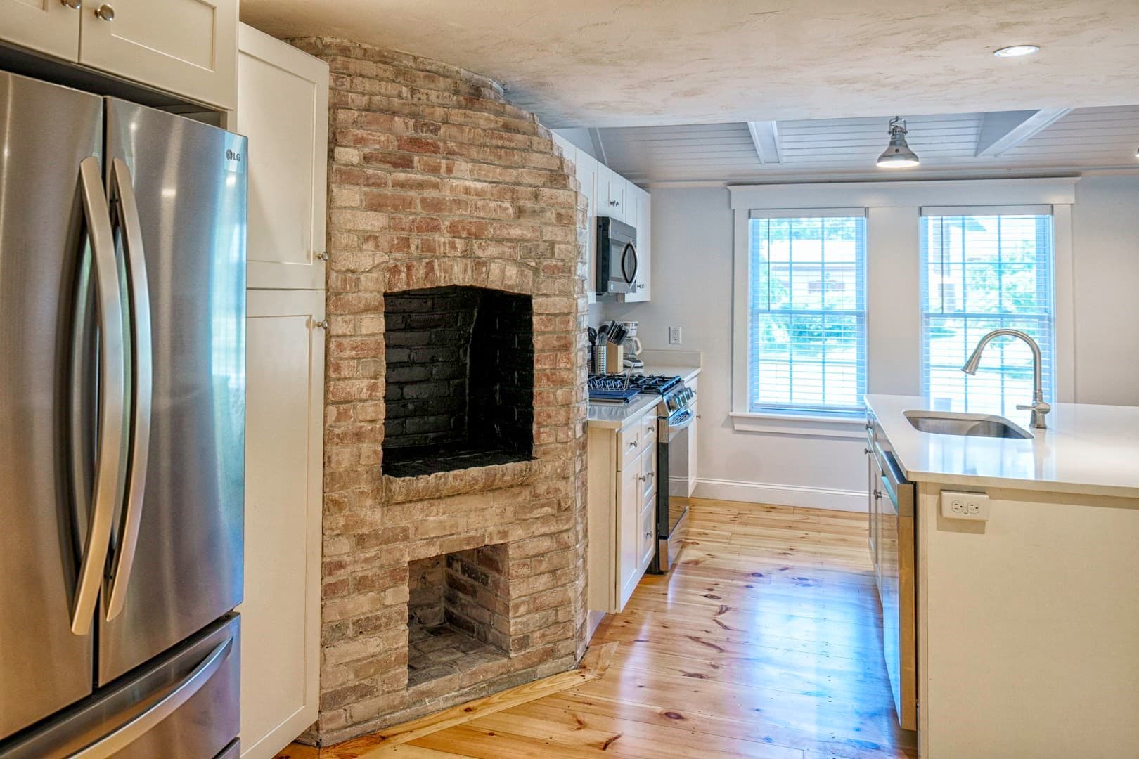 Single Family Residence at 28 Seminole Dr, Yarmouth MA 02675, Yarmouth, photo 7 of 32