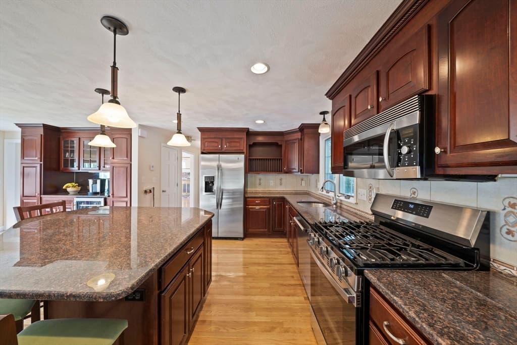 24 Pontiac Road, Walpole MA 02081 photo 4