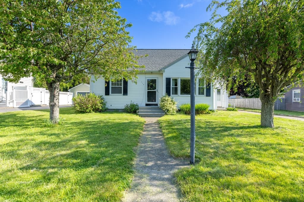 110 James M. Beardsworth Road, Tiverton RI 02878