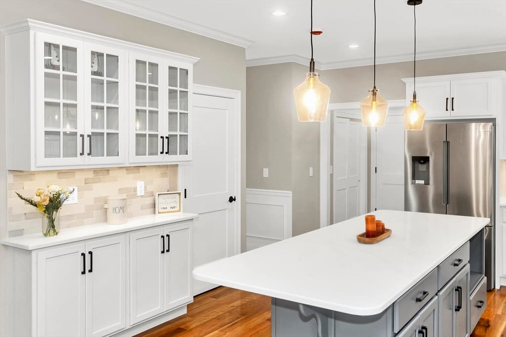 Single Family Residence at 1 Scarlett Drive, East Longmeadow MA 01028, East Longmeadow, photo 5 of 42