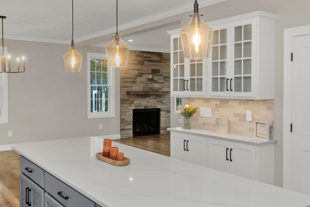 Single Family Residence at 1 Scarlett Drive, East Longmeadow MA 01028, East Longmeadow, photo 10 of 42