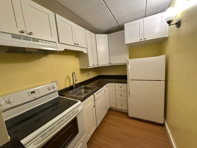 90 High St # 309, Dedham MA 02026 photo 2