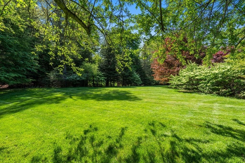475 Glen Rd, Weston MA 02493 photo 2
