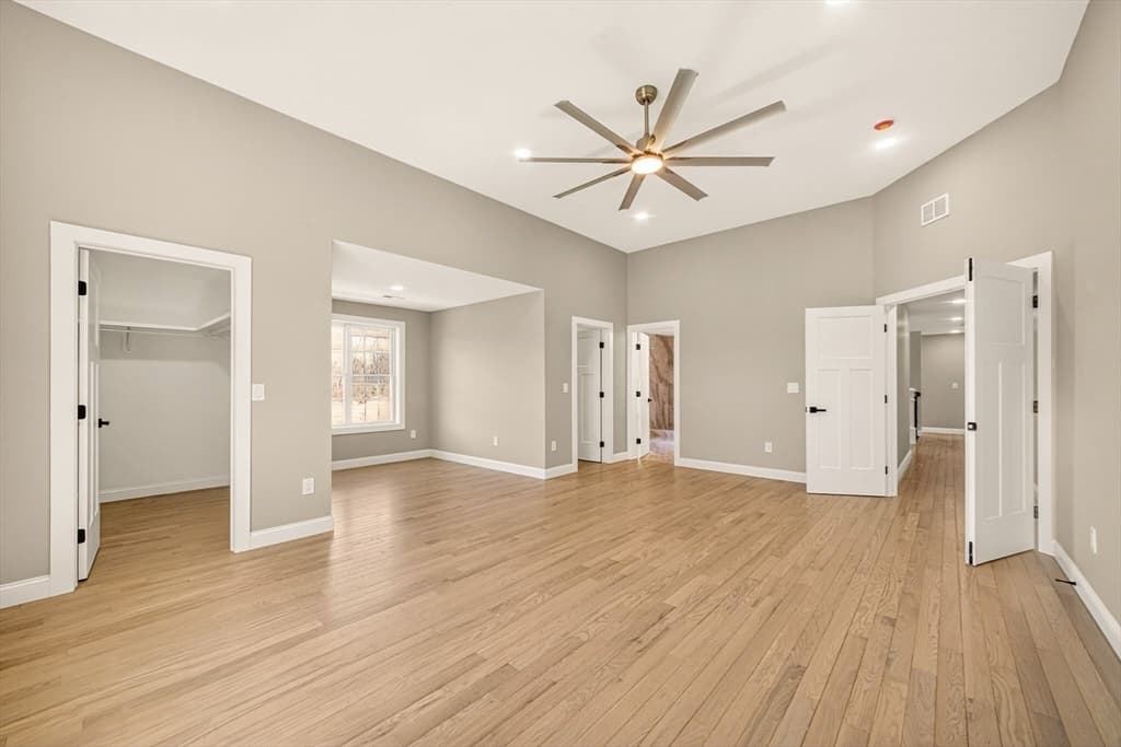 Single Family Residence at 10 Falcon Dr, Shrewsbury MA 01545, photo 23 of 39