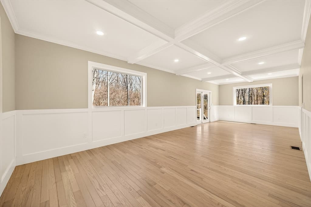 Single Family Residence at 10 Falcon Dr, Shrewsbury MA 01545, photo 13 of 39