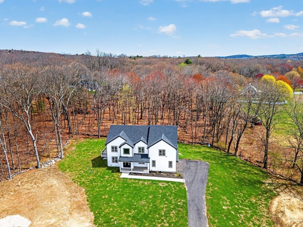 Single Family Residence at 10 Falcon Dr, Shrewsbury MA 01545