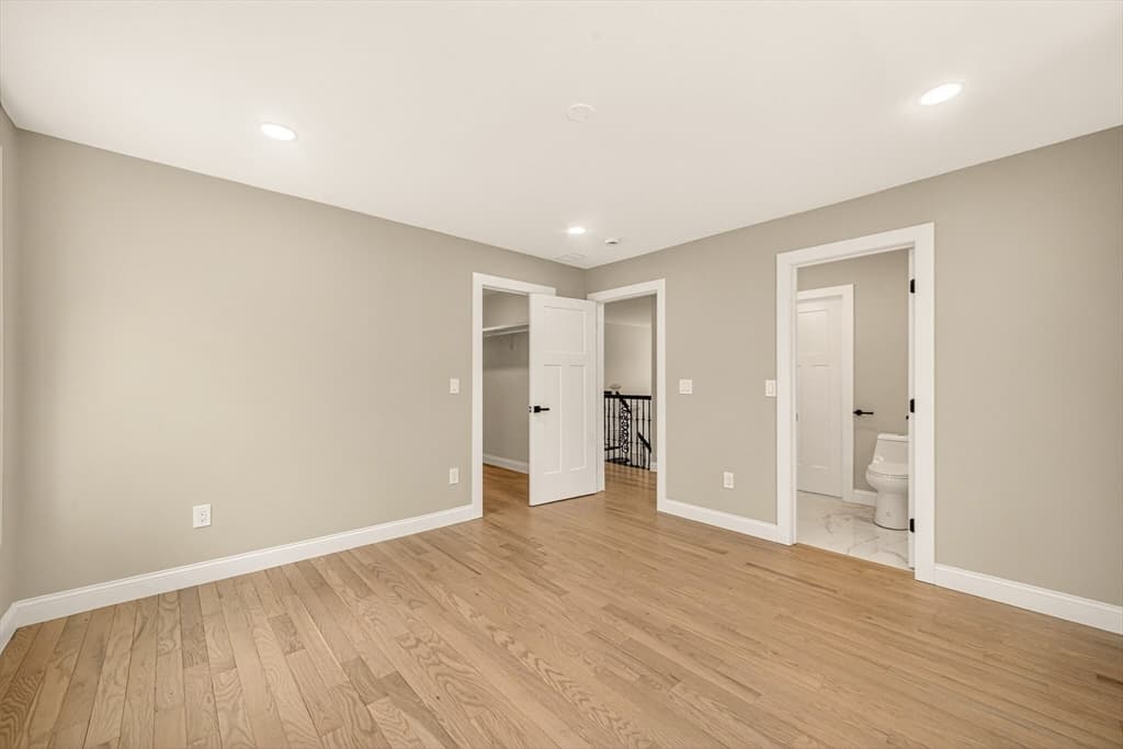 Single Family Residence at 10 Falcon Dr, Shrewsbury MA 01545, photo 30 of 39