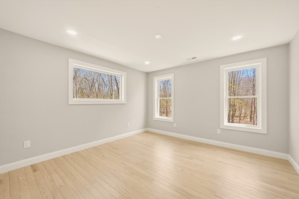 Single Family Residence at 10 Falcon Dr, Shrewsbury MA 01545, photo 33 of 39