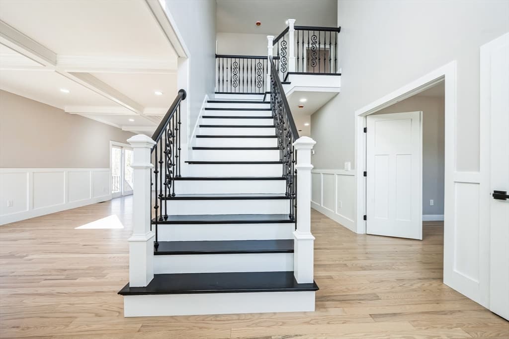 Single Family Residence at 10 Falcon Dr, Shrewsbury MA 01545, photo 15 of 39