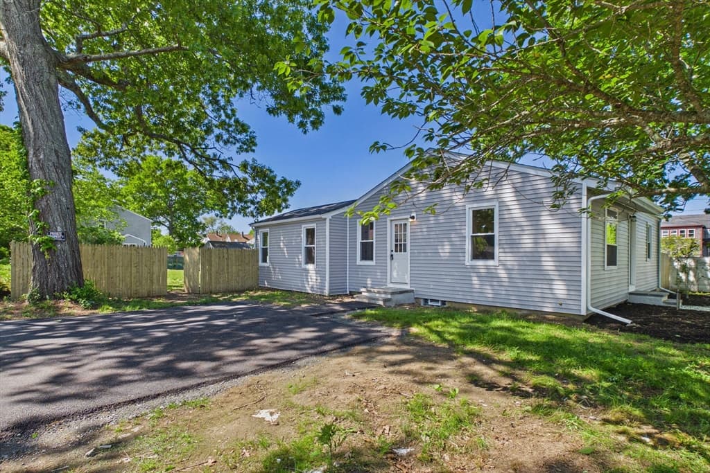 44 Wing Rd, Acushnet MA 02743 photo 4