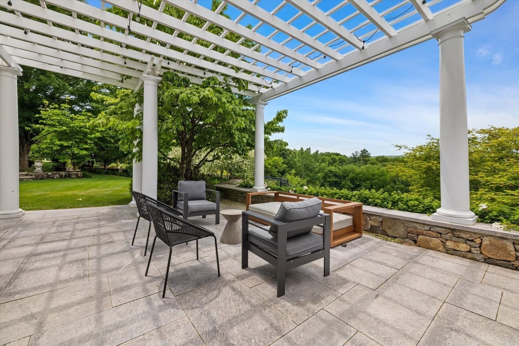 Single Family Residence at 10 Andrea Dr, Hopkinton MA 01748, photo 6 of 42