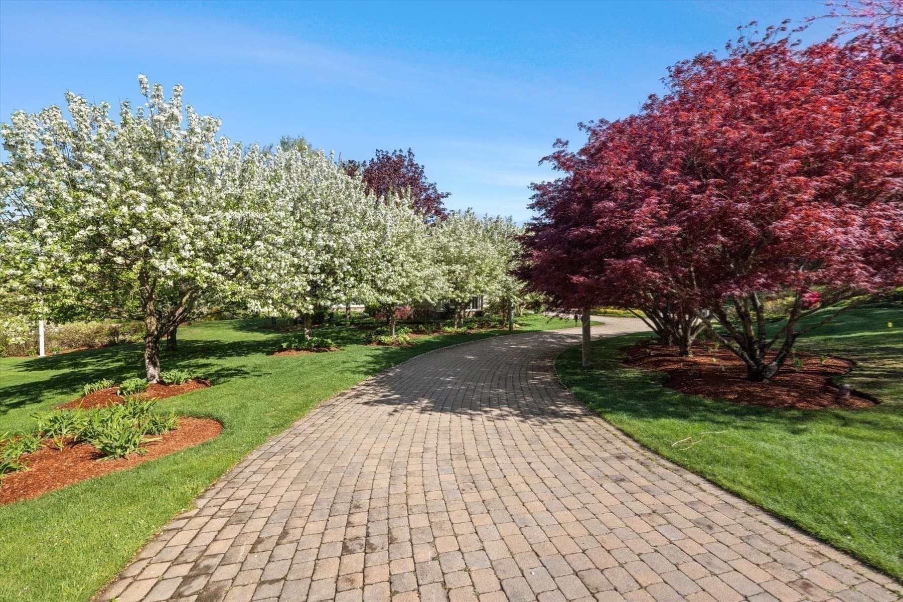 Single Family Residence at 10 Andrea Dr, Hopkinton MA 01748, photo 41 of 42
