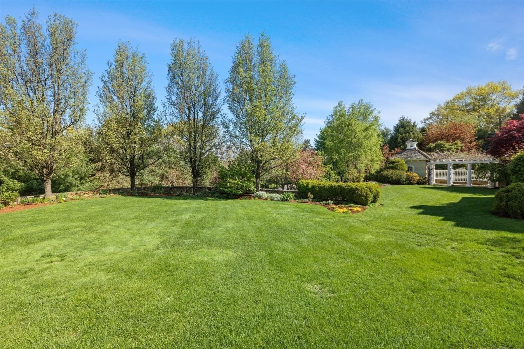 Single Family Residence at 10 Andrea Dr, Hopkinton MA 01748, photo 39 of 42