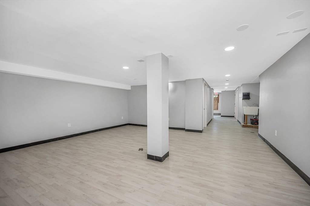 230 Cumberland Rd, Lowell MA 01850 photo 17