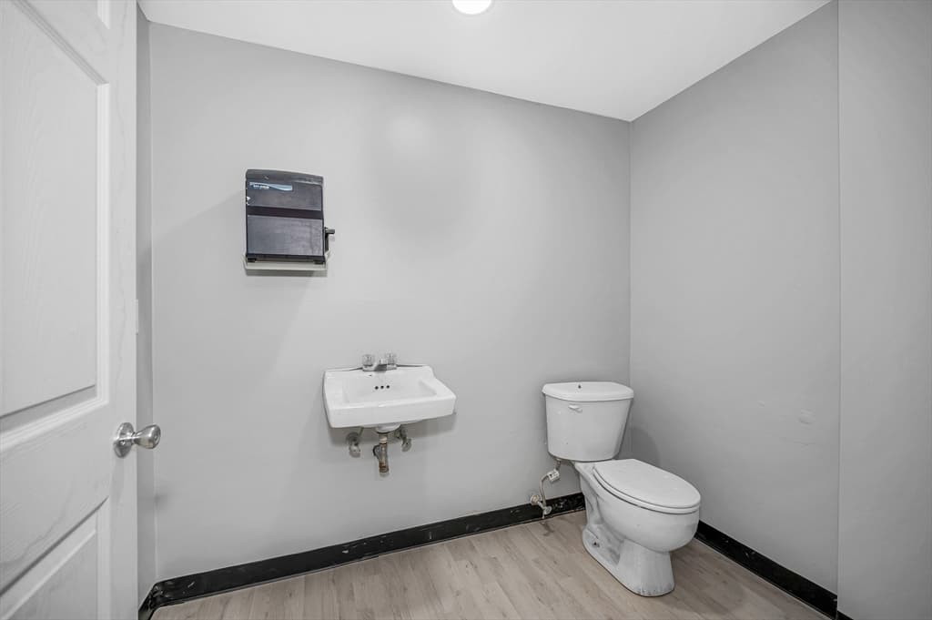 230 Cumberland Rd, Lowell MA 01850 photo 12