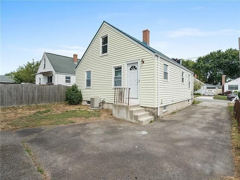 85 Manistee St, Pawtucket RI 02861 photo 10