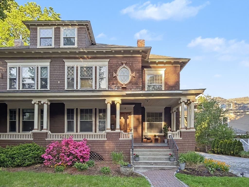 4 Westland St, Worcester MA 01602