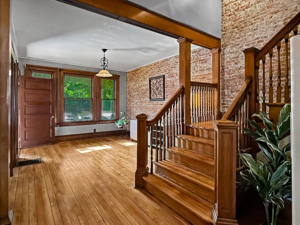 4 Westland St, Worcester MA 01602 photo 5