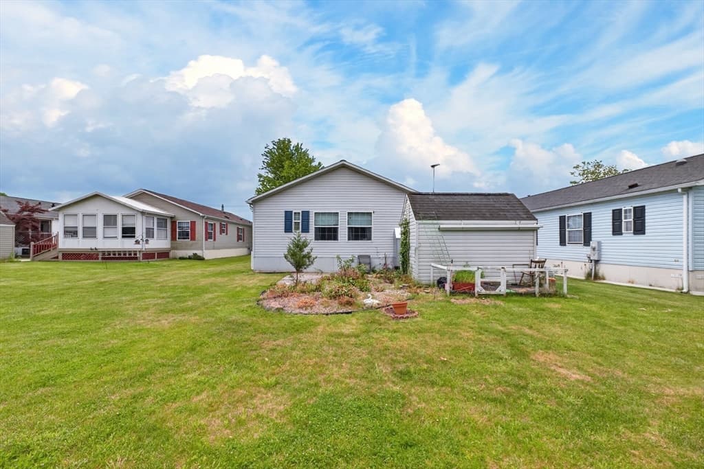 96 Songbird Ln, Tiverton RI 02878 photo 4