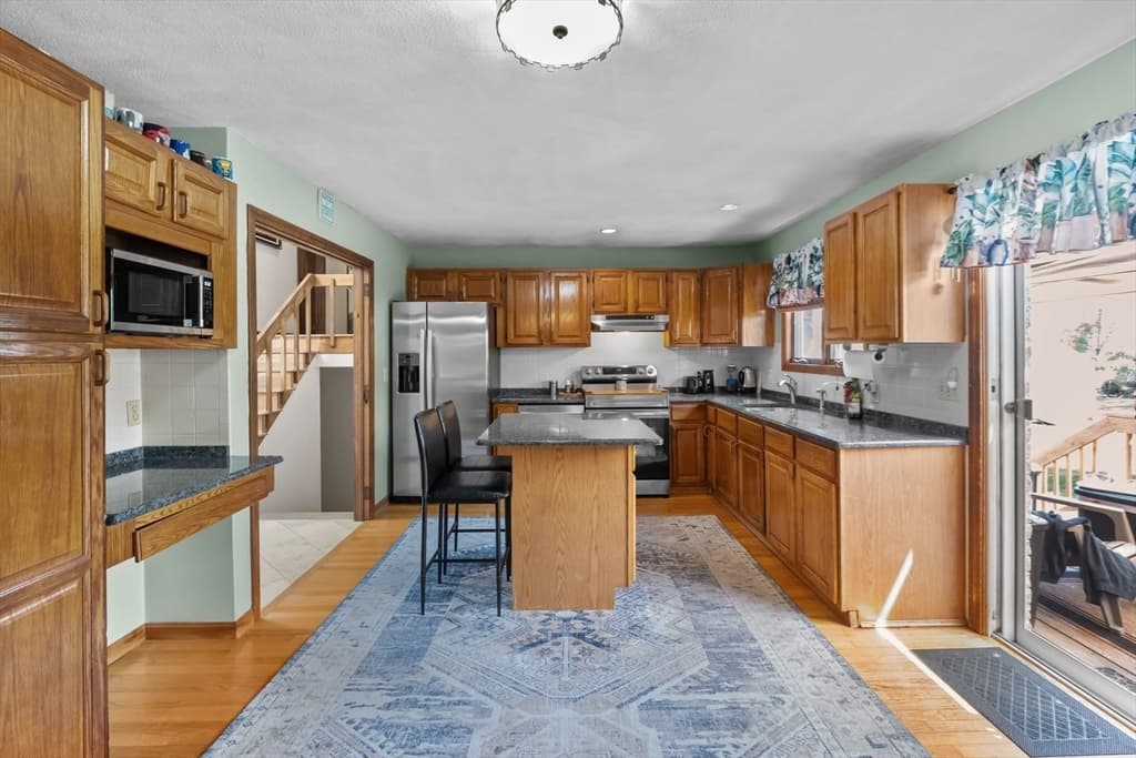 394 Lees River Ave, Somerset MA 02725 photo 10