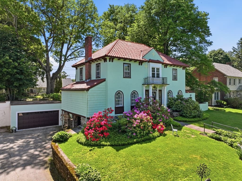 32 Terrace Dr, Worcester MA 01609