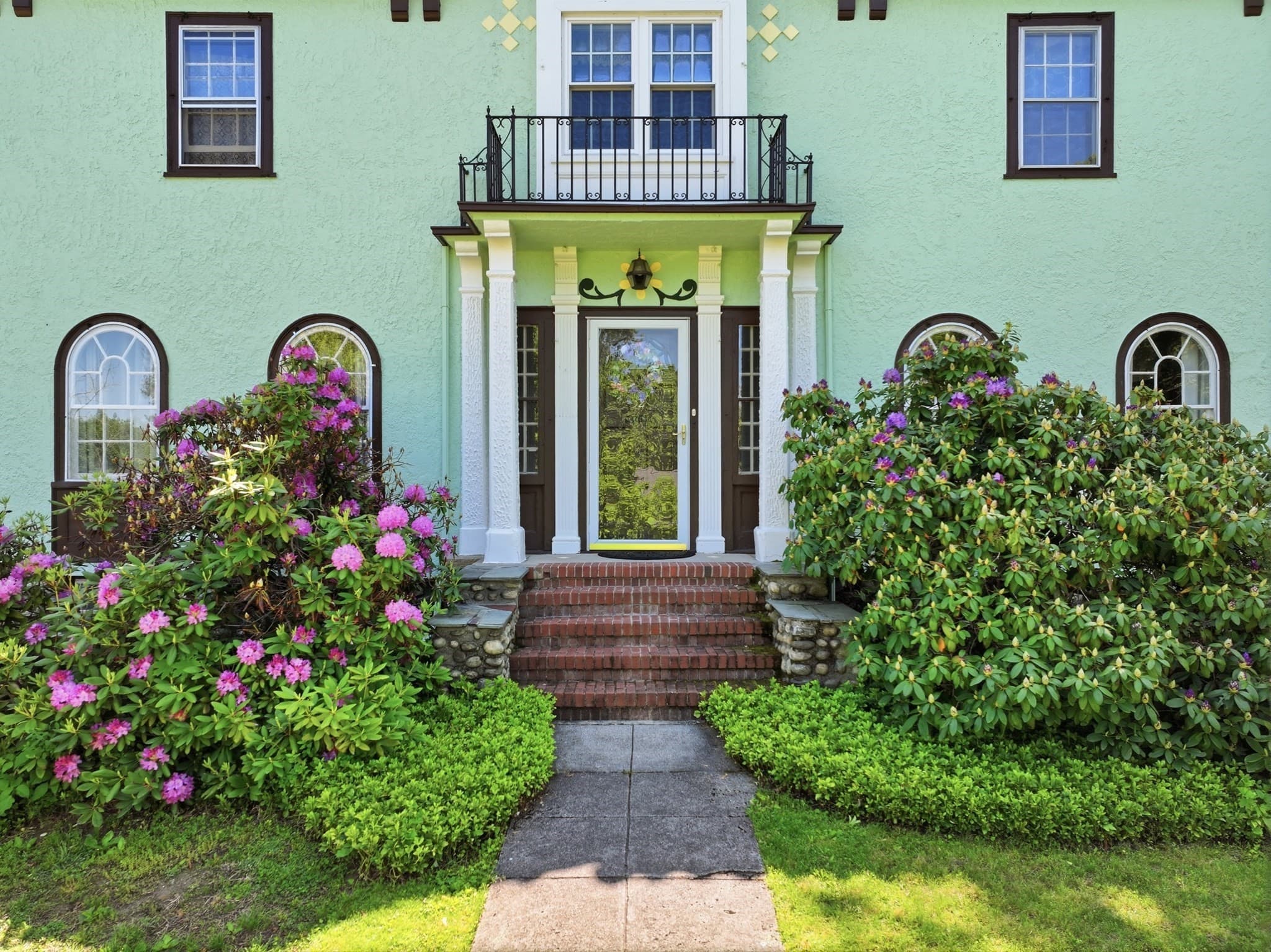 Single Family Residence at 32 Terrace Dr, Worcester MA 01609, Worcester, photo 4 of 42