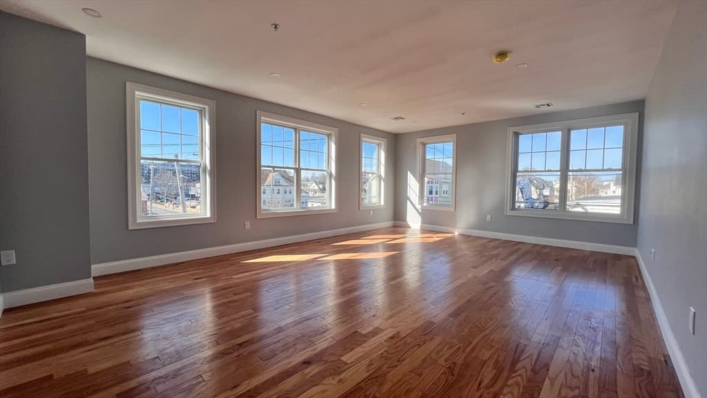Condominium at 585 Washington St # 301, Quincy MA 02169, photo 2 of 10