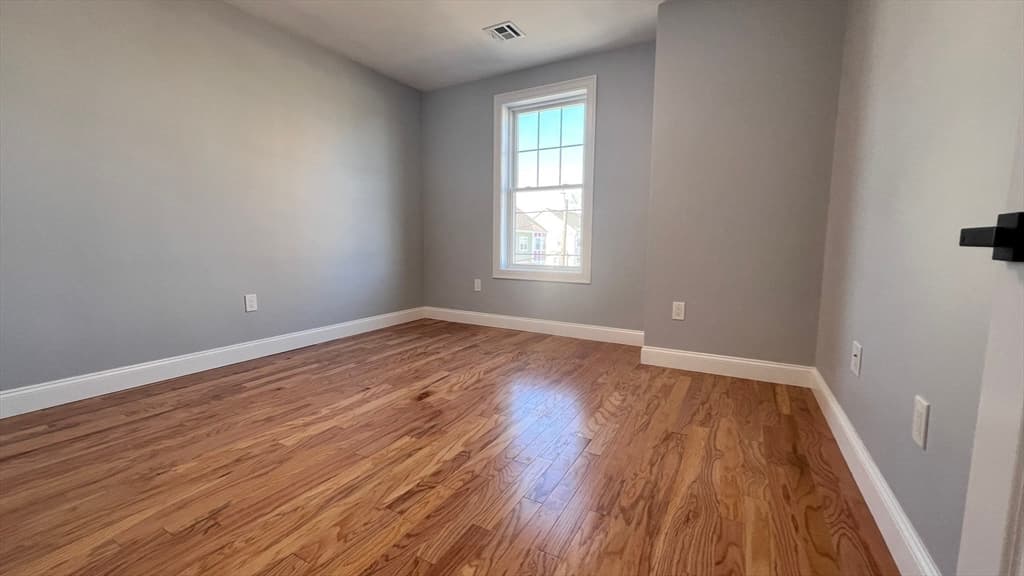 Condominium at 585 Washington St # 301, Quincy MA 02169, photo 6 of 10