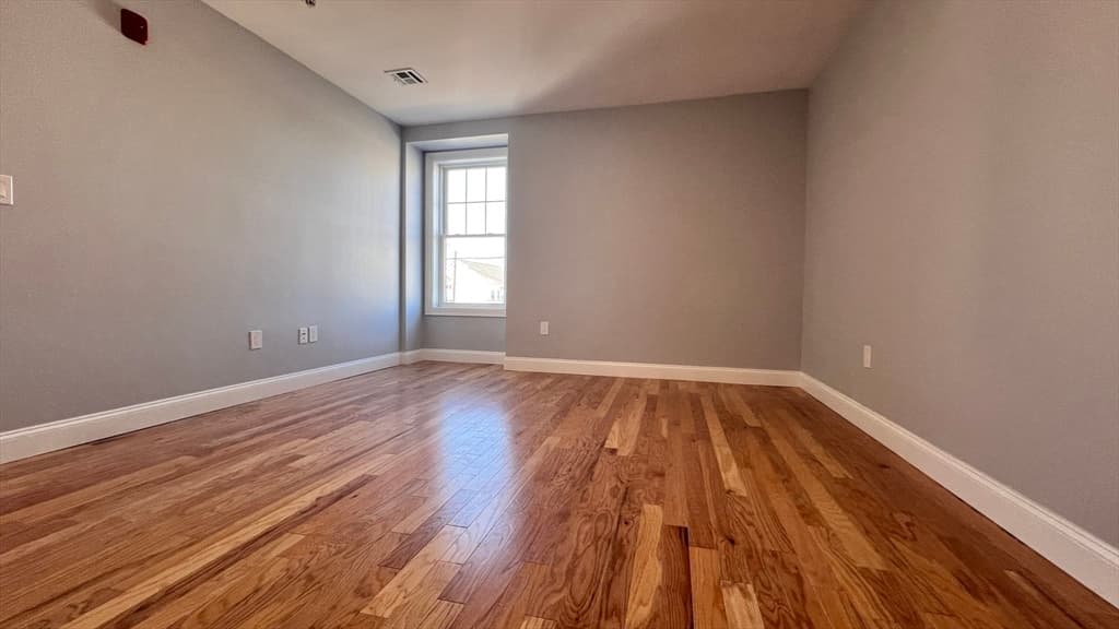 Condominium at 585 Washington St # 301, Quincy MA 02169, photo 5 of 10