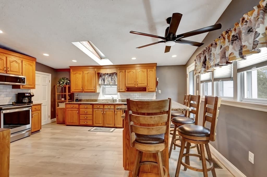 Single Family Residence at 173 Forest St, Methuen MA 01844, Methuen, photo 13 of 35