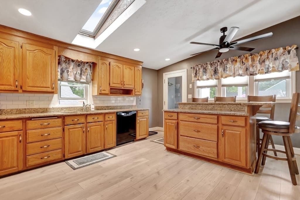 Single Family Residence at 173 Forest St, Methuen MA 01844, Methuen, photo 11 of 35