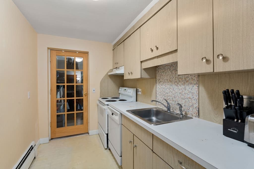Condominium at 14 Commonwealth Court # 11, Boston MA 02135, photo 6 of 14